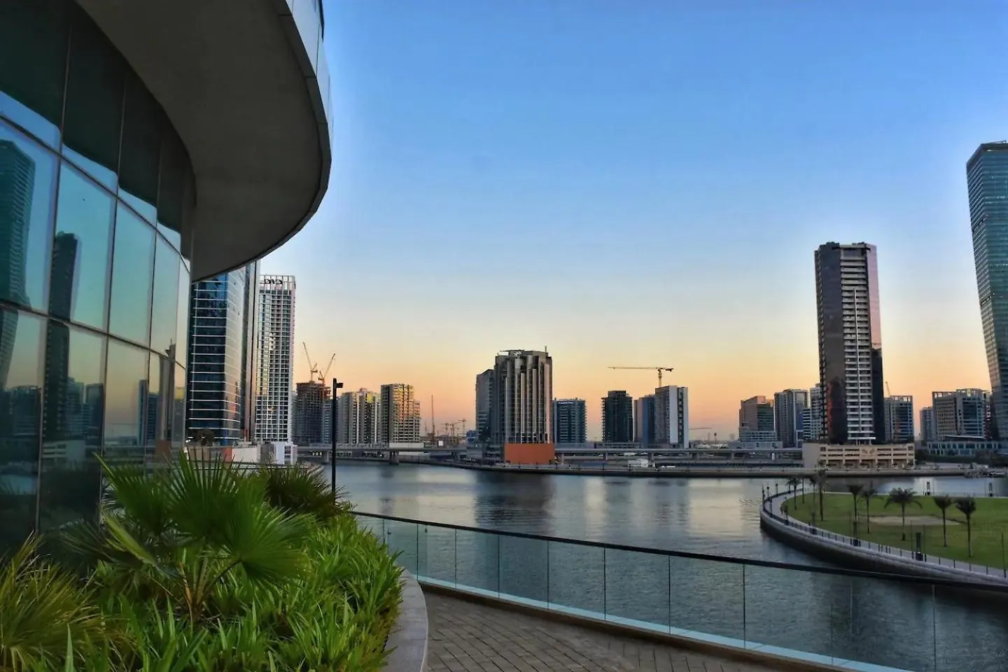 Downtown Escape By The Canal Apartment Dubai 0*,