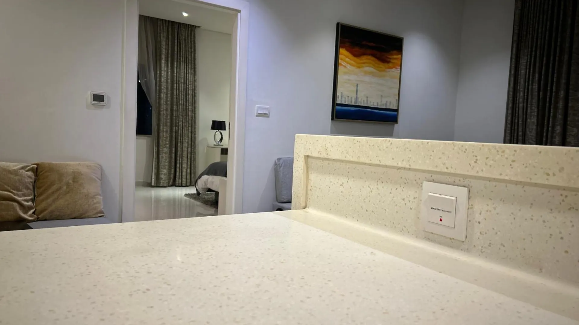 Downtown Escape By The Canal Apartment Dubai
