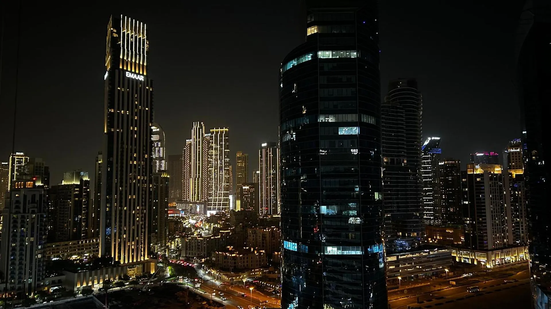 Downtown Escape By The Canal Apartment Dubai