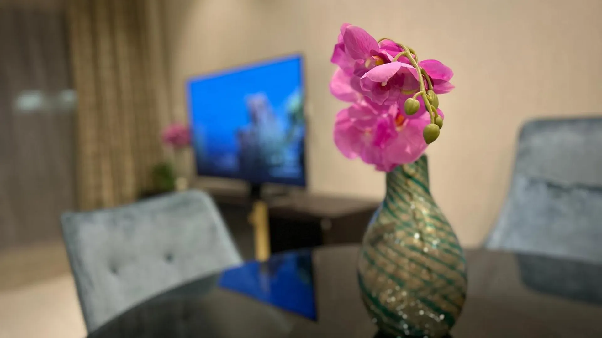 Downtown Escape By The Canal Apartment Dubai