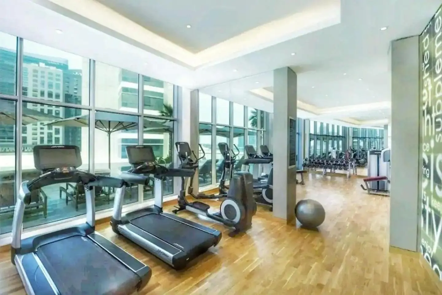 Downtown Escape By The Canal Apartment Dubai