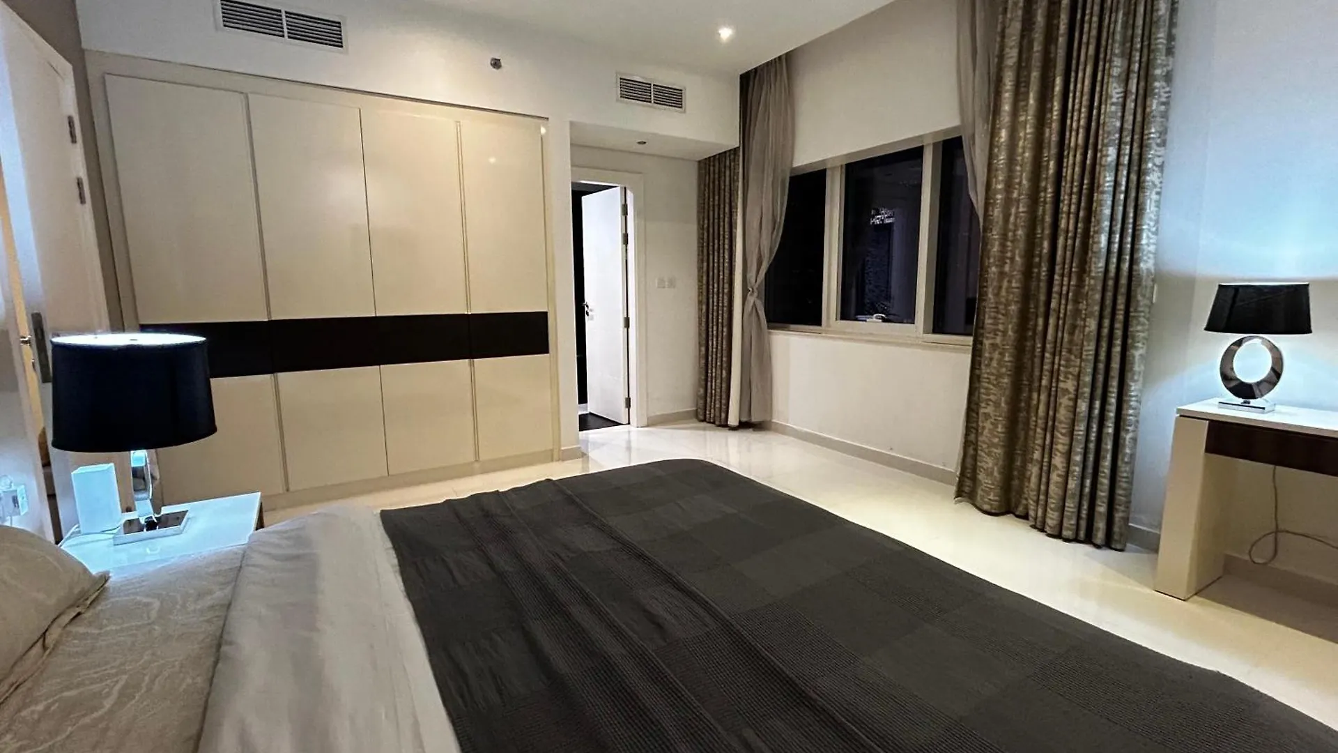 Downtown Escape By The Canal Apartment Dubai 0*,